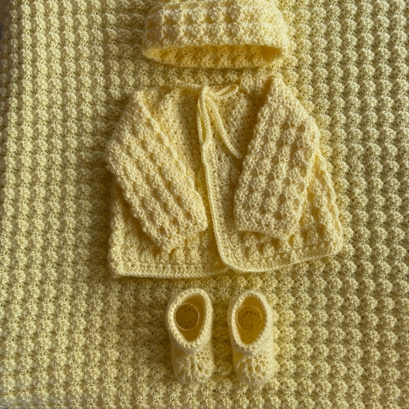 Crochet Baby Set - Picture 3 of 3